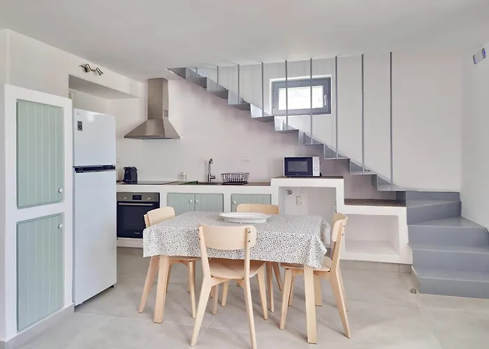 Pyrgos Trilogy Boutique Houses - Oinos Apartment Santorini Island