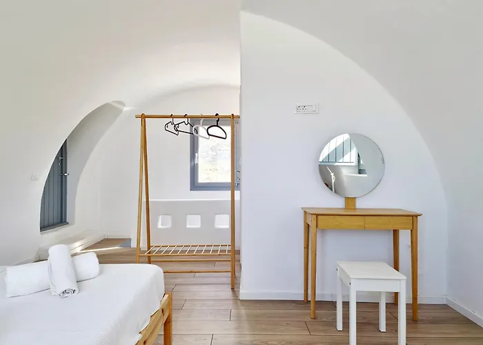 Pyrgos Trilogy Boutique Houses - Oinos Apartment