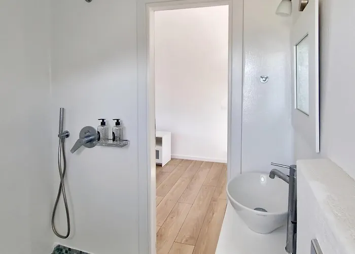 Pyrgos Trilogy Boutique Houses - Oinos Apartment Santorini Island