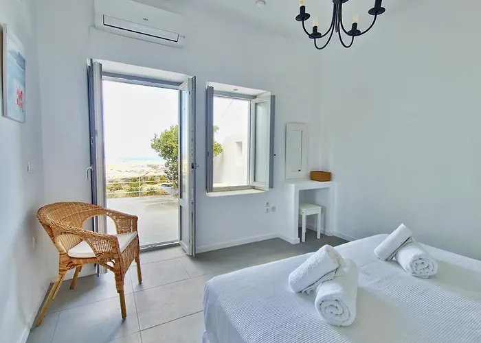Pyrgos Trilogy Boutique Houses - Oinos Apartment Santorini Island