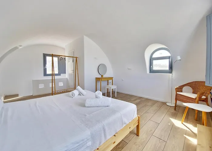Pyrgos Trilogy Boutique Houses - Oinos Santorini Island